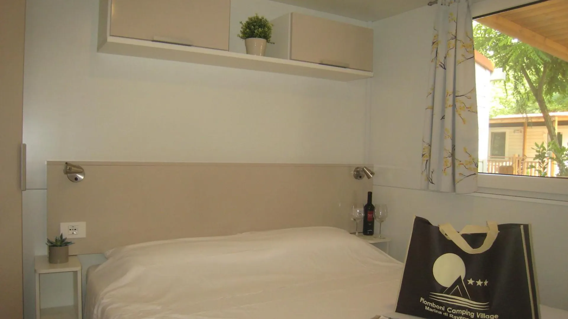 Piomboni Camping Village Marina di Ravenna 0*,  Italia
